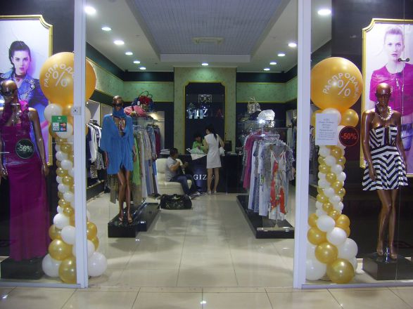 Оформление шарами открытие магазина www.tamada24.ru